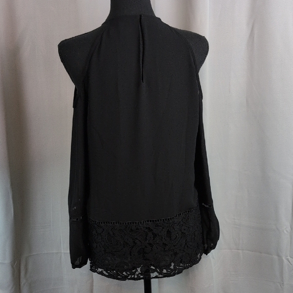 MICHAEL Michael Kors Elegant Black Blouse with Lace Detail - Picture 2 of 8